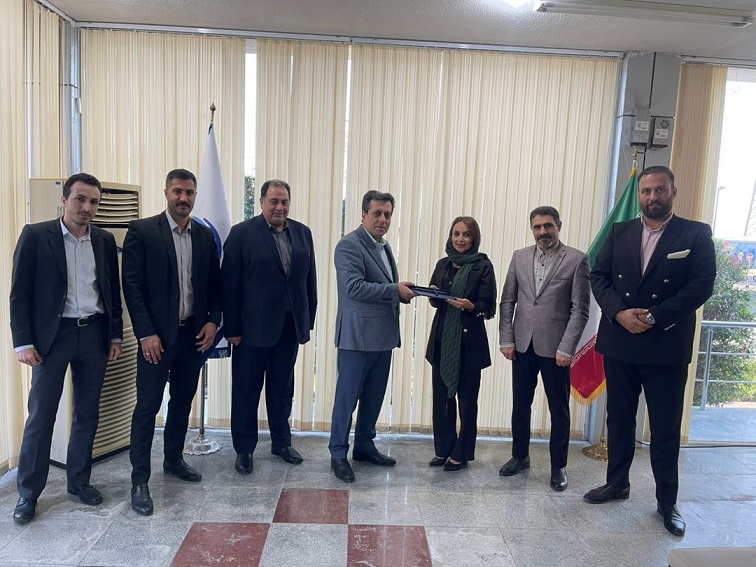 نشست، هم اندیشی و تقدیر از نمایندگان شعبه کیش آذر 1402