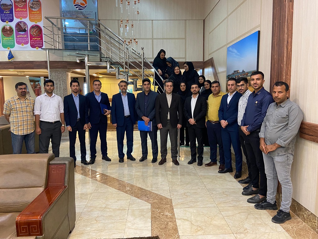 بازدید مدیرعامل بیمه امید از شعبه قشم و دیدار با نمایندگان